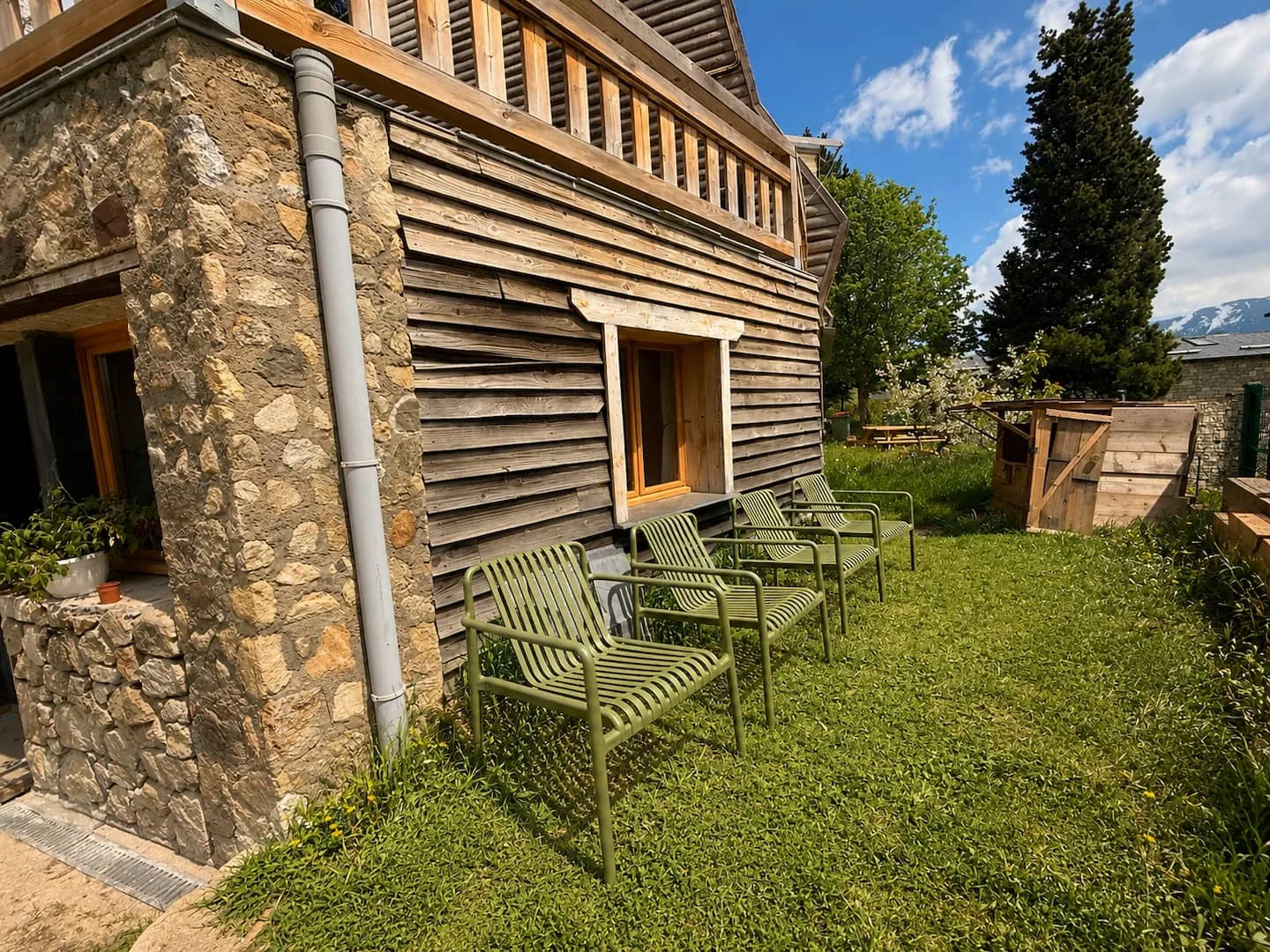 Le Chalet des Loups et son jardin à Pyrénées 2000