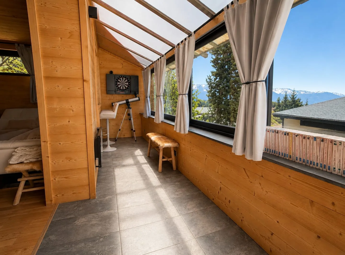 Véranda du Chalet Isard ouverte sur les montagnes, à Bolquère Pyrénées 2000